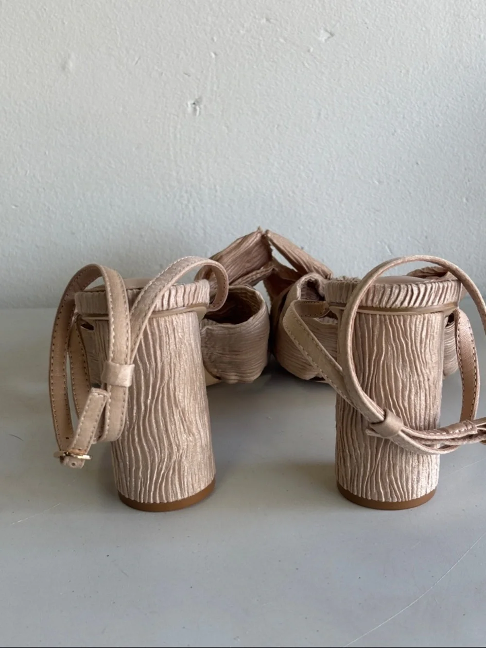 BAYQ Women's Tan Bow Sandals